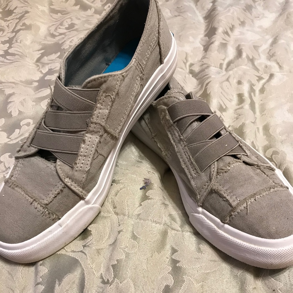 SLIP ON CANVAS SNEAKERS